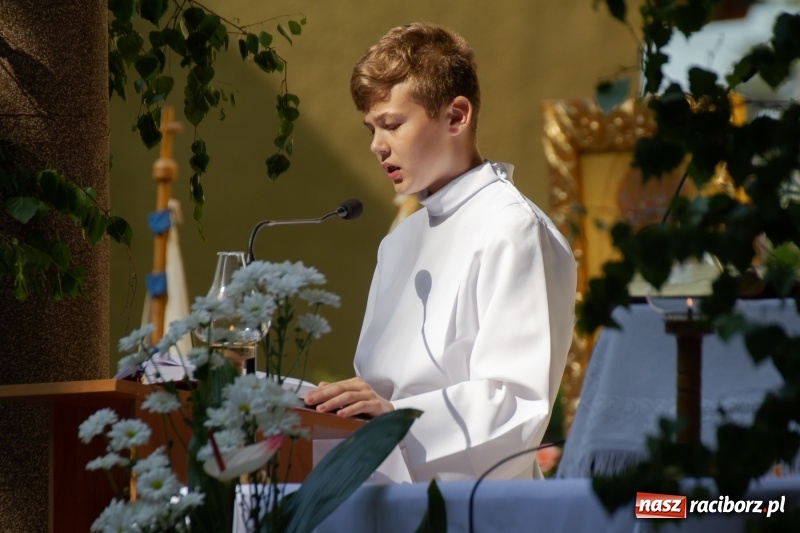 Zdjęcie w galerii na portalu naszraciborz.pl: Procesja z Chrystusem i Matką Bożą Raciborską  wiadomości z regionu