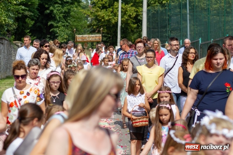 Zdjęcie w galerii na portalu naszraciborz.pl: Procesja z Chrystusem i Matką Bożą Raciborską  wiadomości z regionu