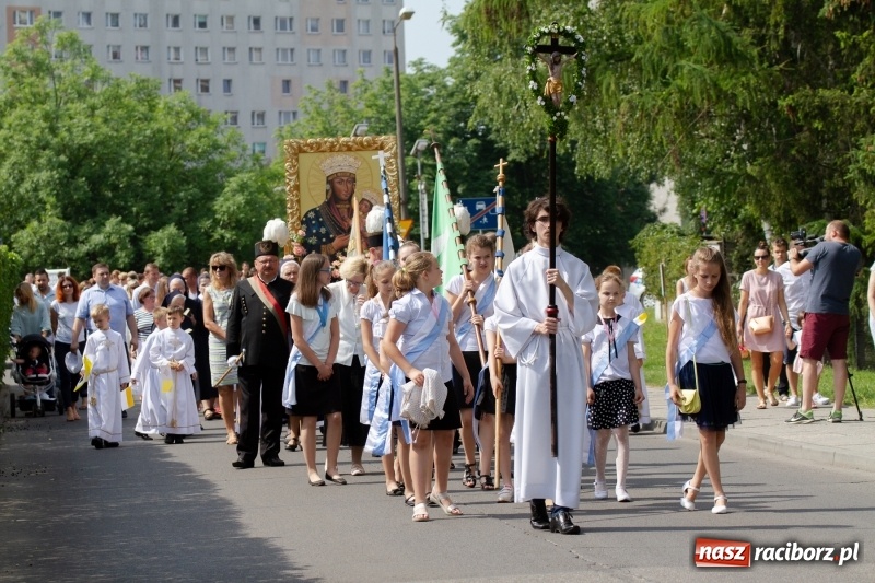 Zdjęcie w galerii na portalu naszraciborz.pl: Procesja z Chrystusem i Matką Bożą Raciborską  wiadomości z regionu