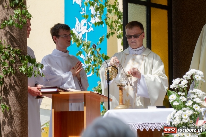 Zdjęcie w galerii na portalu naszraciborz.pl: Procesja z Chrystusem i Matką Bożą Raciborską  wiadomości z regionu