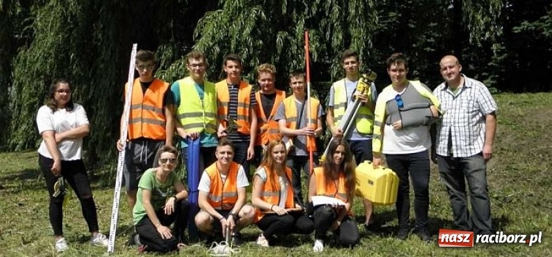 Zdjęcie w galerii na portalu naszraciborz.pl: Uczniowie z Budowlanki wzięli pod lupę Odrę  wiadomości z regionu