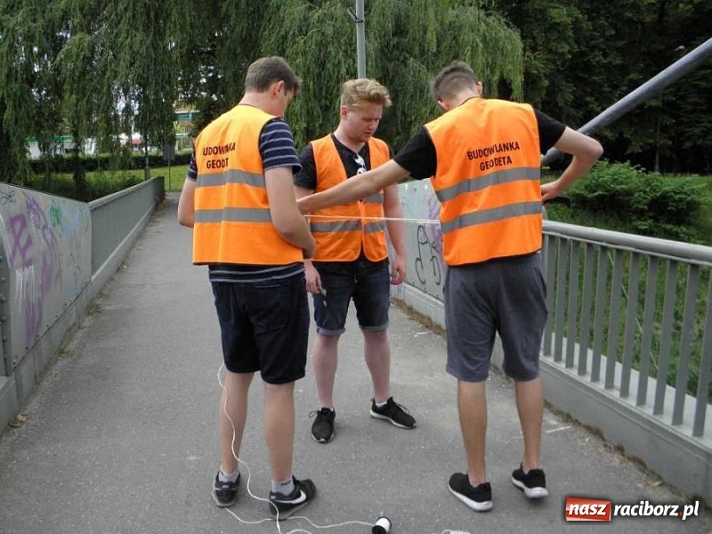 Zdjęcie w galerii na portalu naszraciborz.pl: Uczniowie z Budowlanki wzięli pod lupę Odrę  wiadomości z regionu