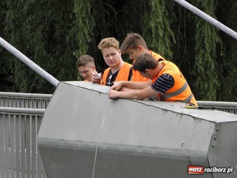 Zdjęcie w galerii na portalu naszraciborz.pl: Uczniowie z Budowlanki wzięli pod lupę Odrę  wiadomości z regionu