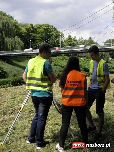 Zdjęcie w galerii na portalu naszraciborz.pl: Uczniowie z Budowlanki wzięli pod lupę Odrę  wiadomości z regionu