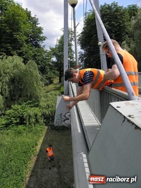 Zdjęcie w galerii na portalu naszraciborz.pl: Uczniowie z Budowlanki wzięli pod lupę Odrę  wiadomości z regionu