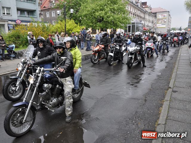 Zdjęcie w galerii na portalu naszraciborz.pl: Parada skromniejsza niż zwykle wiadomości z regionu