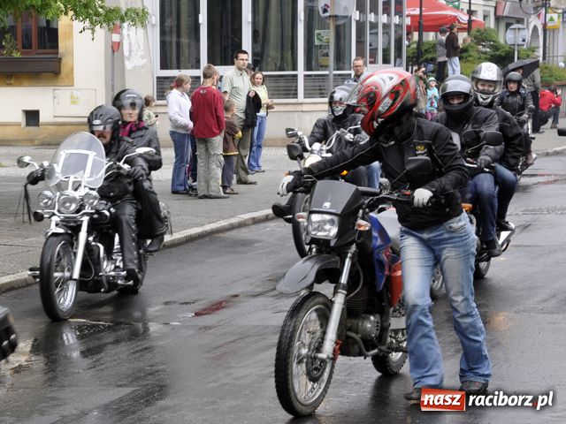 Zdjęcie w galerii na portalu naszraciborz.pl: Parada skromniejsza niż zwykle wiadomości z regionu