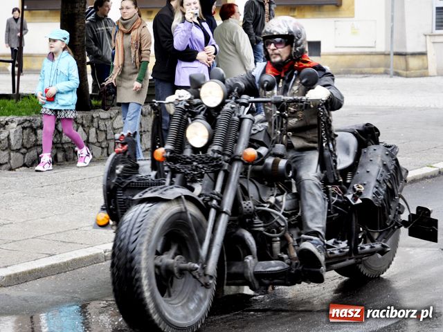 Zdjęcie w galerii na portalu naszraciborz.pl: Parada skromniejsza niż zwykle wiadomości z regionu