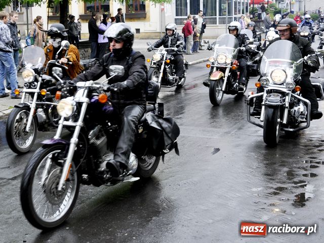 Zdjęcie w galerii na portalu naszraciborz.pl: Parada skromniejsza niż zwykle wiadomości z regionu