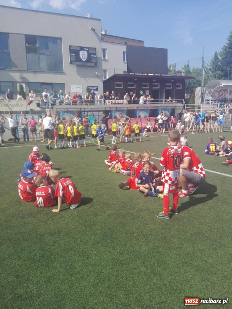 Zdjęcie w galerii na portalu naszraciborz.pl: Młodzi piłkarze z Tworkowa na turnieju w Częstochowie wiadomości z regionu