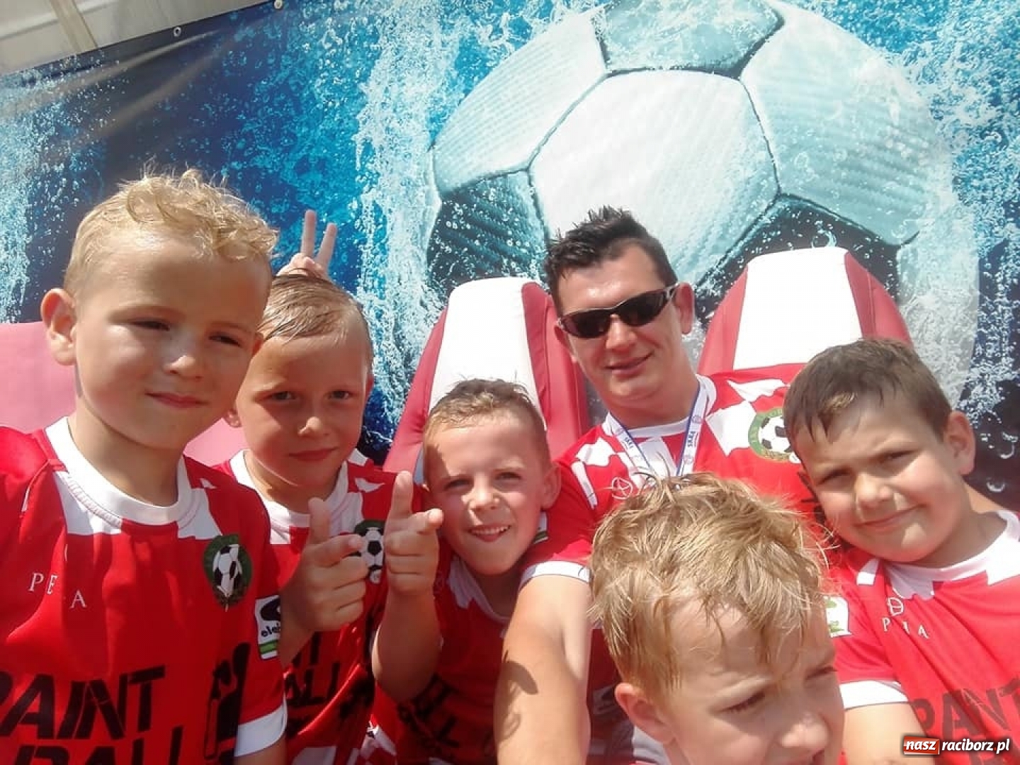 Zdjęcie w galerii na portalu naszraciborz.pl: Młodzi piłkarze z Tworkowa na turnieju w Częstochowie wiadomości z regionu