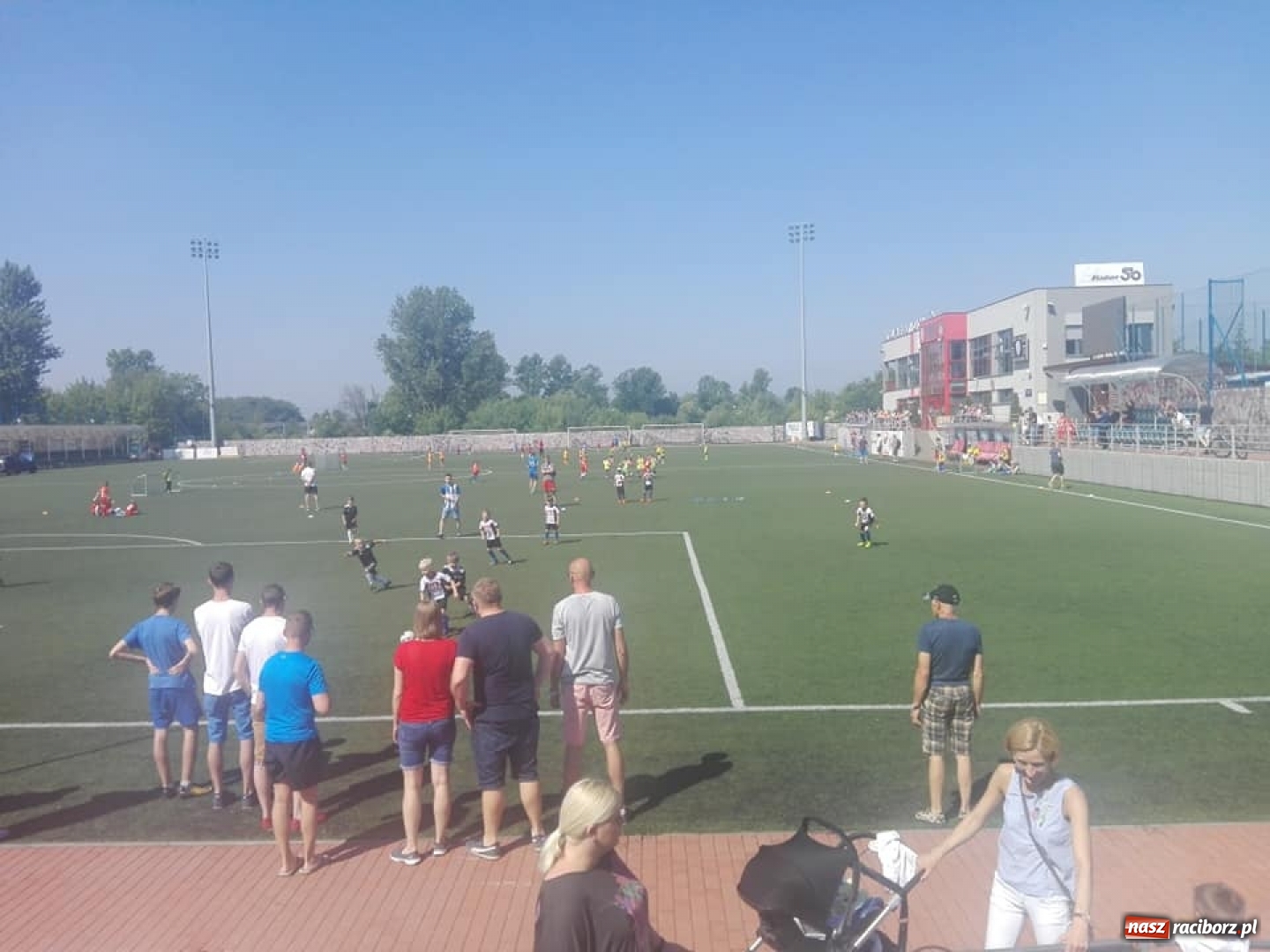 Zdjęcie w galerii na portalu naszraciborz.pl: Młodzi piłkarze z Tworkowa na turnieju w Częstochowie wiadomości z regionu