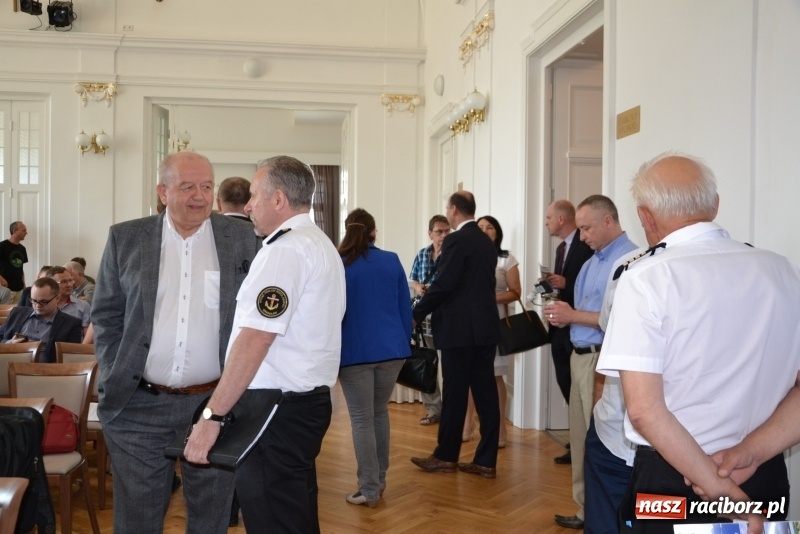 Zdjęcie w galerii na portalu naszraciborz.pl: O kanale Dunaj-Odra-Łaba na forum odrzańskim w Bohuminie wiadomości z regionu