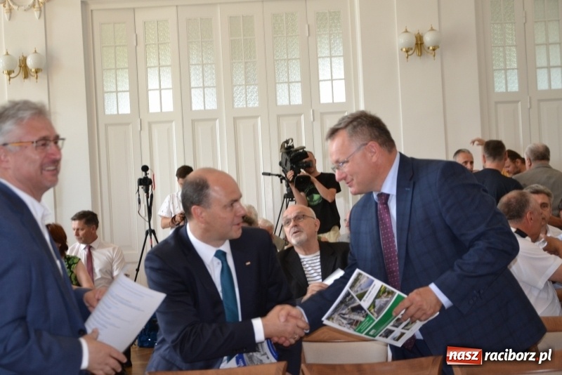 Zdjęcie w galerii na portalu naszraciborz.pl: O kanale Dunaj-Odra-Łaba na forum odrzańskim w Bohuminie wiadomości z regionu