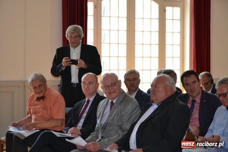 Zdjęcie w galerii na portalu naszraciborz.pl: O kanale Dunaj-Odra-Łaba na forum odrzańskim w Bohuminie wiadomości z regionu