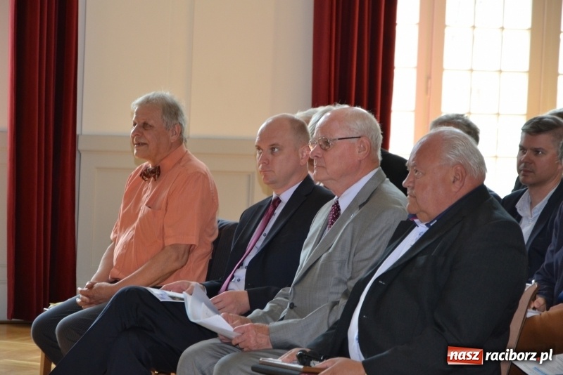 Zdjęcie w galerii na portalu naszraciborz.pl: O kanale Dunaj-Odra-Łaba na forum odrzańskim w Bohuminie wiadomości z regionu