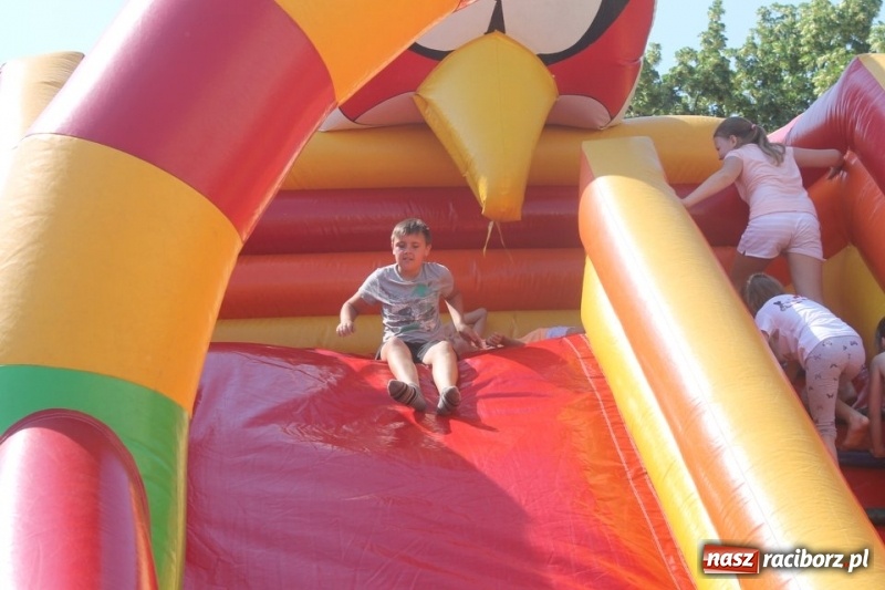 Zdjęcie w galerii na portalu naszraciborz.pl: Strzecha na festynie na Płoni  wiadomości z regionu