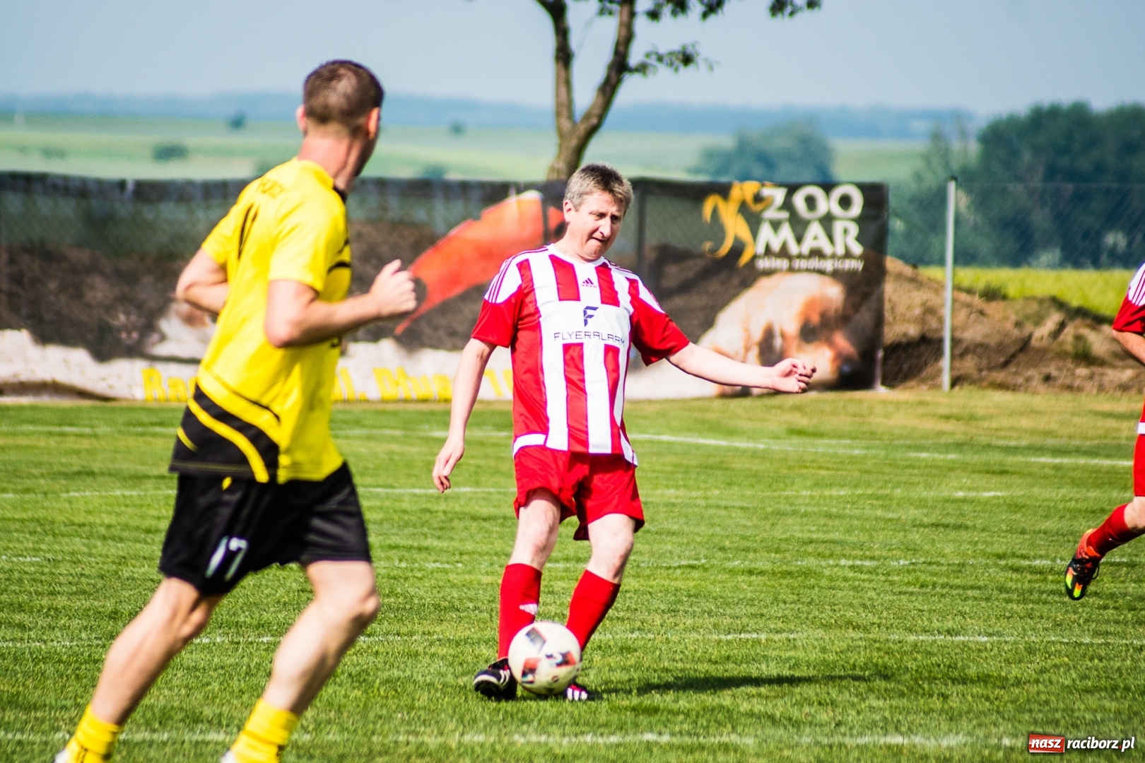 Zdjęcie w galerii na portalu naszraciborz.pl: Turniej oldbojów w Borucinie. Pietrowice z pucharem. Poważna kontuzja zawodnika FC Bavaria wiadomości z regionu