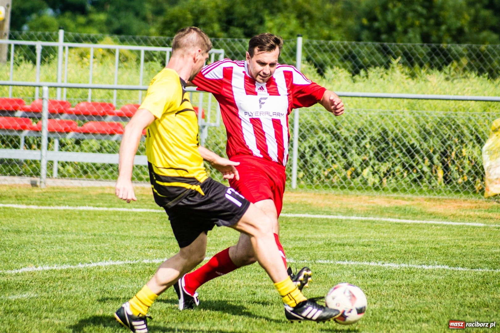 Zdjęcie w galerii na portalu naszraciborz.pl: Turniej oldbojów w Borucinie. Pietrowice z pucharem. Poważna kontuzja zawodnika FC Bavaria wiadomości z regionu
