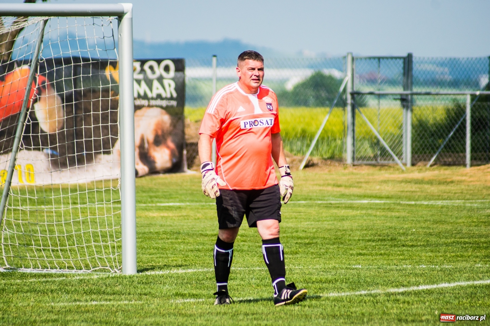 Zdjęcie w galerii na portalu naszraciborz.pl: Turniej oldbojów w Borucinie. Pietrowice z pucharem. Poważna kontuzja zawodnika FC Bavaria wiadomości z regionu