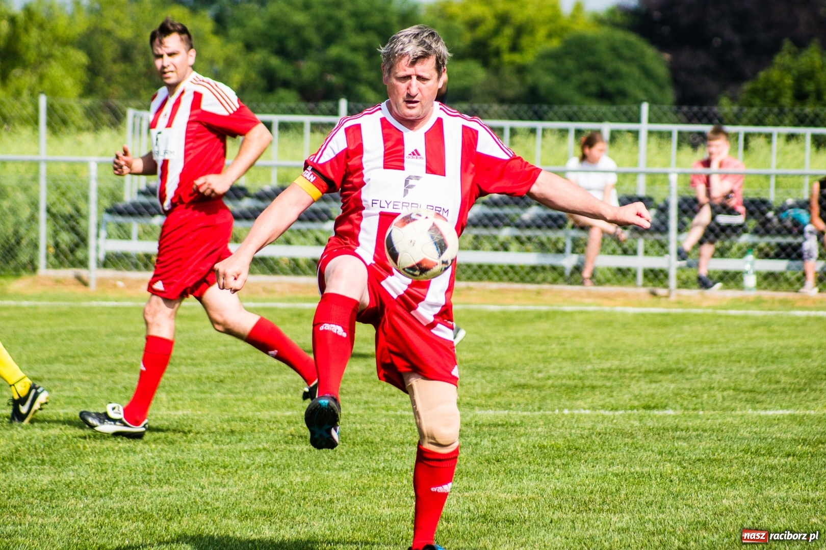 Zdjęcie w galerii na portalu naszraciborz.pl: Turniej oldbojów w Borucinie. Pietrowice z pucharem. Poważna kontuzja zawodnika FC Bavaria wiadomości z regionu