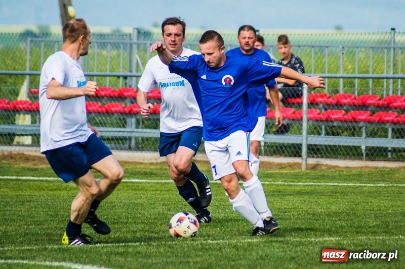 Zdjęcie w galerii na portalu naszraciborz.pl: Turniej oldbojów w Borucinie. Pietrowice z pucharem. Poważna kontuzja zawodnika FC Bavaria wiadomości z regionu