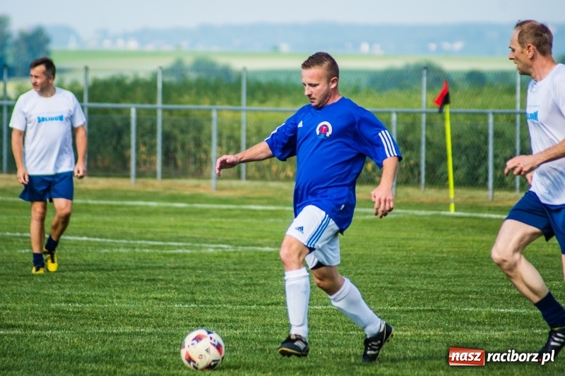 Zdjęcie w galerii na portalu naszraciborz.pl: Turniej oldbojów w Borucinie. Pietrowice z pucharem. Poważna kontuzja zawodnika FC Bavaria wiadomości z regionu