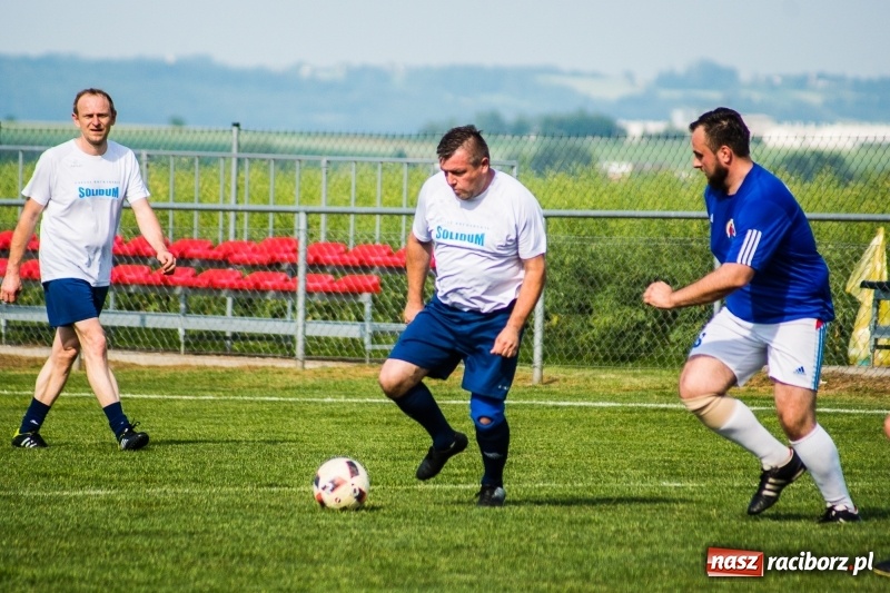 Zdjęcie w galerii na portalu naszraciborz.pl: Turniej oldbojów w Borucinie. Pietrowice z pucharem. Poważna kontuzja zawodnika FC Bavaria wiadomości z regionu