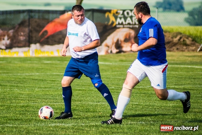 Zdjęcie w galerii na portalu naszraciborz.pl: Turniej oldbojów w Borucinie. Pietrowice z pucharem. Poważna kontuzja zawodnika FC Bavaria wiadomości z regionu