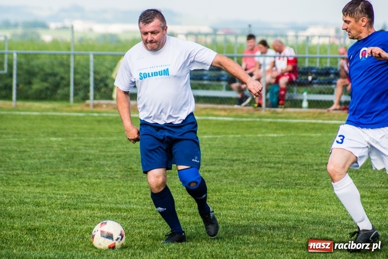 Zdjęcie w galerii na portalu naszraciborz.pl: Turniej oldbojów w Borucinie. Pietrowice z pucharem. Poważna kontuzja zawodnika FC Bavaria wiadomości z regionu