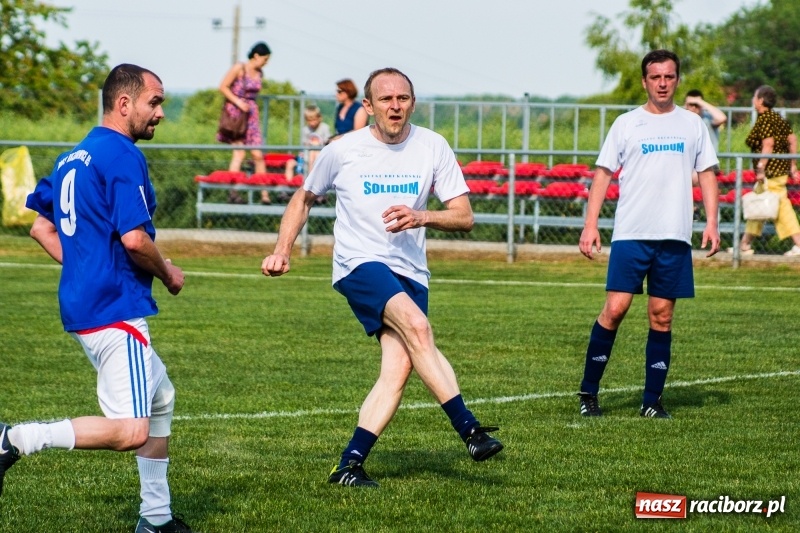 Zdjęcie w galerii na portalu naszraciborz.pl: Turniej oldbojów w Borucinie. Pietrowice z pucharem. Poważna kontuzja zawodnika FC Bavaria wiadomości z regionu