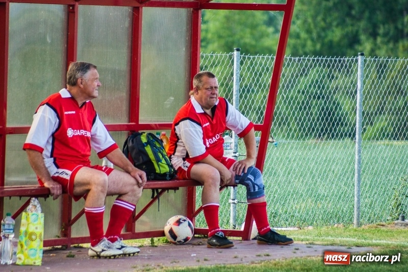 Zdjęcie w galerii na portalu naszraciborz.pl: Turniej oldbojów w Borucinie. Pietrowice z pucharem. Poważna kontuzja zawodnika FC Bavaria wiadomości z regionu