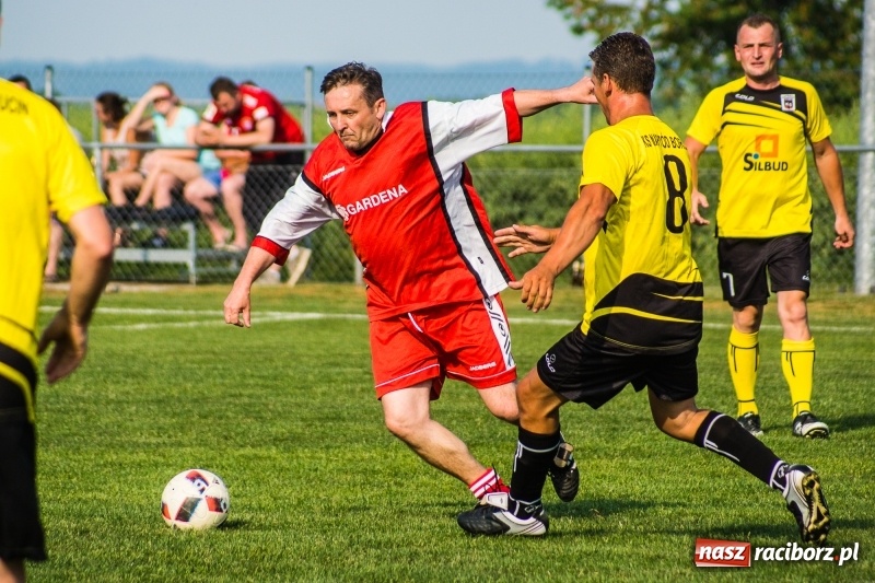 Zdjęcie w galerii na portalu naszraciborz.pl: Turniej oldbojów w Borucinie. Pietrowice z pucharem. Poważna kontuzja zawodnika FC Bavaria wiadomości z regionu