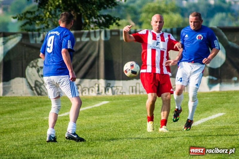 Zdjęcie w galerii na portalu naszraciborz.pl: Turniej oldbojów w Borucinie. Pietrowice z pucharem. Poważna kontuzja zawodnika FC Bavaria wiadomości z regionu