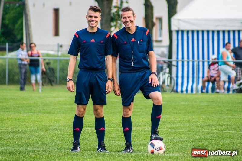 Zdjęcie w galerii na portalu naszraciborz.pl: Turniej oldbojów w Borucinie. Pietrowice z pucharem. Poważna kontuzja zawodnika FC Bavaria wiadomości z regionu