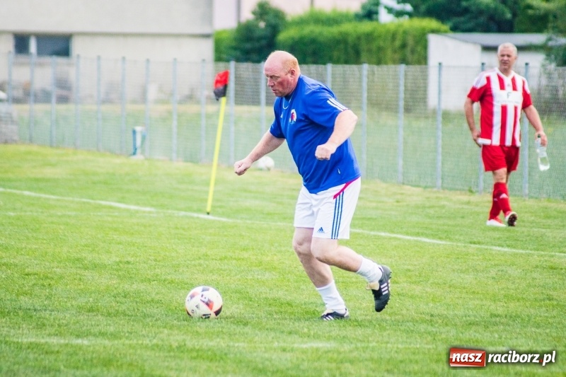 Zdjęcie w galerii na portalu naszraciborz.pl: Turniej oldbojów w Borucinie. Pietrowice z pucharem. Poważna kontuzja zawodnika FC Bavaria wiadomości z regionu