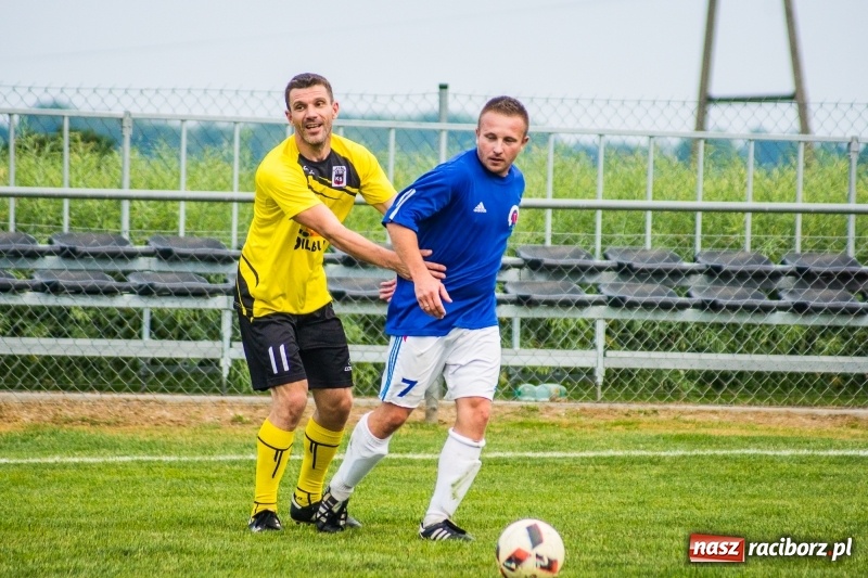 Zdjęcie w galerii na portalu naszraciborz.pl: Turniej oldbojów w Borucinie. Pietrowice z pucharem. Poważna kontuzja zawodnika FC Bavaria wiadomości z regionu