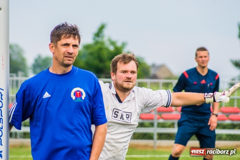 Zdjęcie w galerii na portalu naszraciborz.pl: Turniej oldbojów w Borucinie. Pietrowice z pucharem. Poważna kontuzja zawodnika FC Bavaria wiadomości z regionu