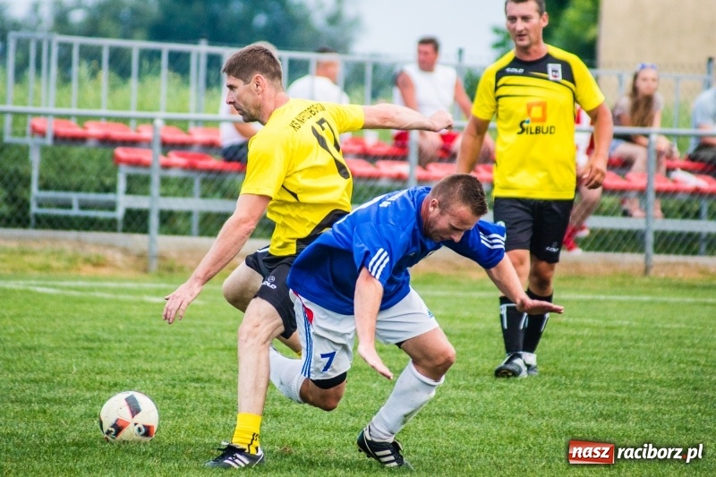 Zdjęcie w galerii na portalu naszraciborz.pl: Turniej oldbojów w Borucinie. Pietrowice z pucharem. Poważna kontuzja zawodnika FC Bavaria wiadomości z regionu