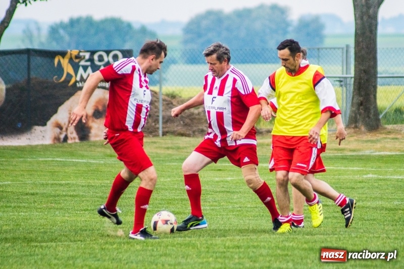Zdjęcie w galerii na portalu naszraciborz.pl: Turniej oldbojów w Borucinie. Pietrowice z pucharem. Poważna kontuzja zawodnika FC Bavaria wiadomości z regionu
