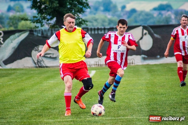 Zdjęcie w galerii na portalu naszraciborz.pl: Turniej oldbojów w Borucinie. Pietrowice z pucharem. Poważna kontuzja zawodnika FC Bavaria wiadomości z regionu