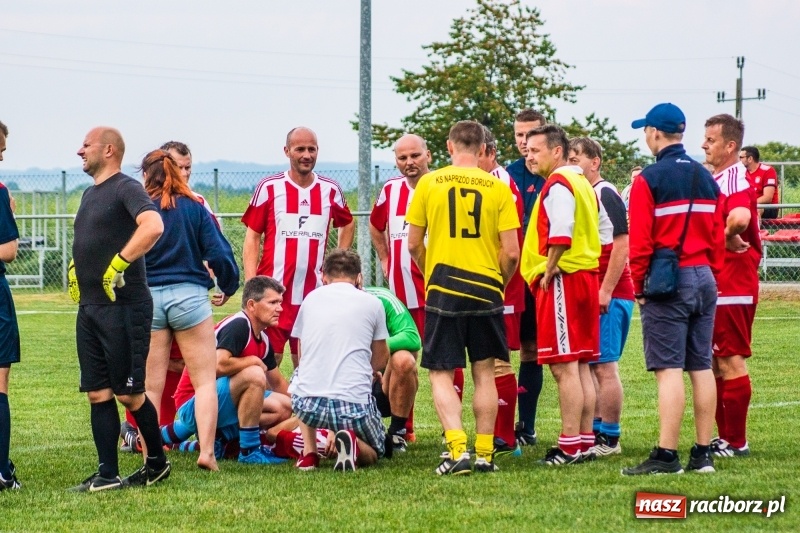 Zdjęcie w galerii na portalu naszraciborz.pl: Turniej oldbojów w Borucinie. Pietrowice z pucharem. Poważna kontuzja zawodnika FC Bavaria wiadomości z regionu