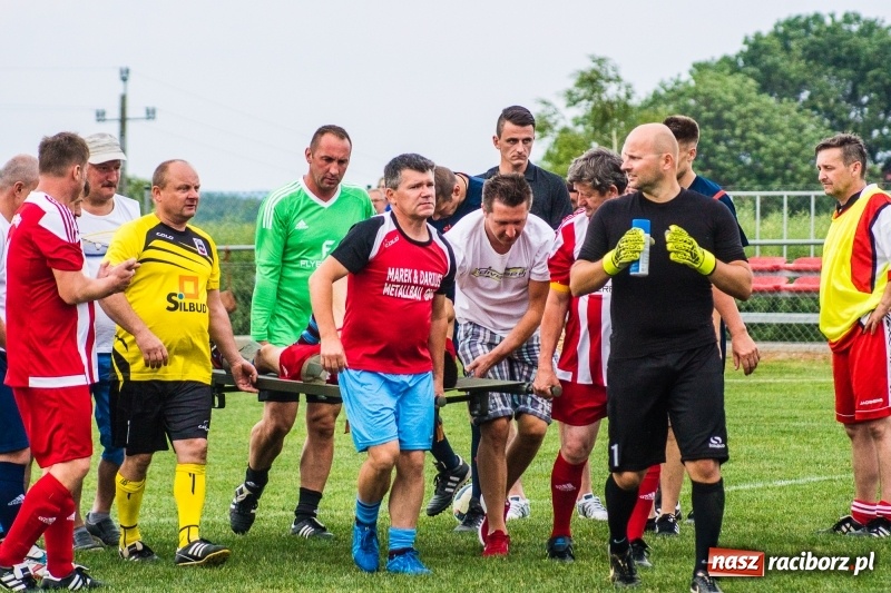 Zdjęcie w galerii na portalu naszraciborz.pl: Turniej oldbojów w Borucinie. Pietrowice z pucharem. Poważna kontuzja zawodnika FC Bavaria wiadomości z regionu