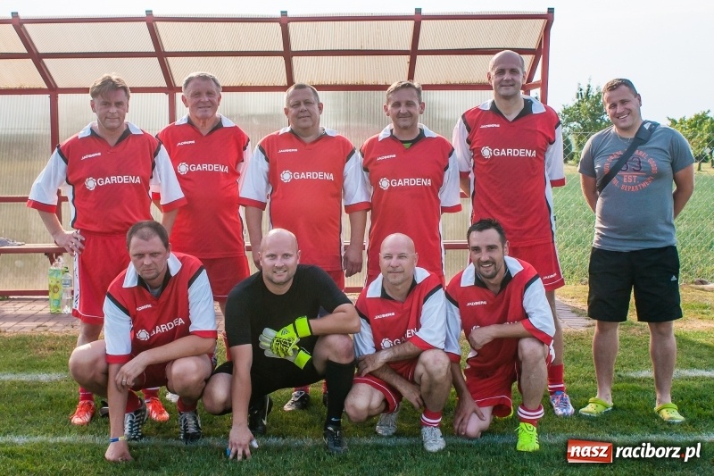 Zdjęcie w galerii na portalu naszraciborz.pl: Turniej oldbojów w Borucinie. Pietrowice z pucharem. Poważna kontuzja zawodnika FC Bavaria wiadomości z regionu