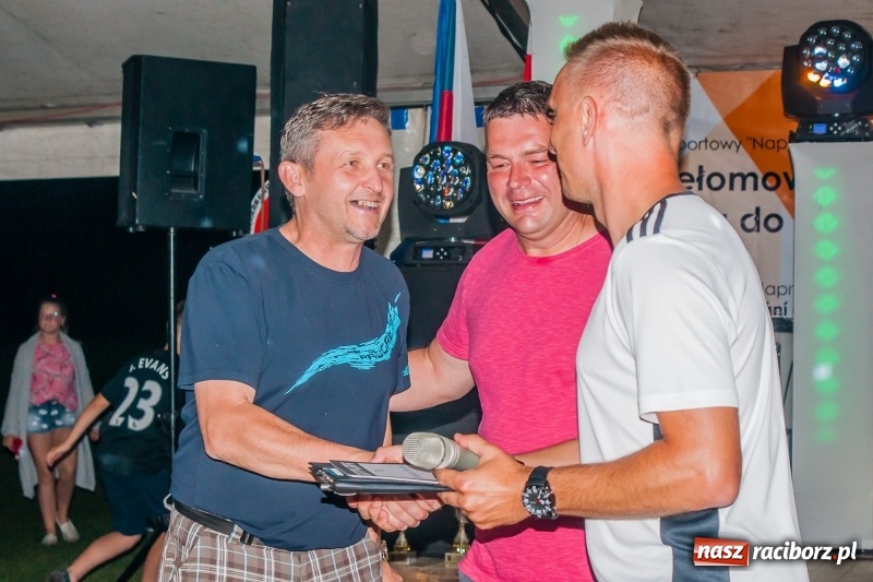 Zdjęcie w galerii na portalu naszraciborz.pl: Turniej oldbojów w Borucinie. Pietrowice z pucharem. Poważna kontuzja zawodnika FC Bavaria wiadomości z regionu