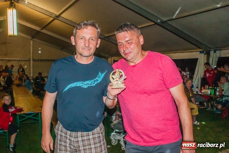 Zdjęcie w galerii na portalu naszraciborz.pl: Turniej oldbojów w Borucinie. Pietrowice z pucharem. Poważna kontuzja zawodnika FC Bavaria wiadomości z regionu
