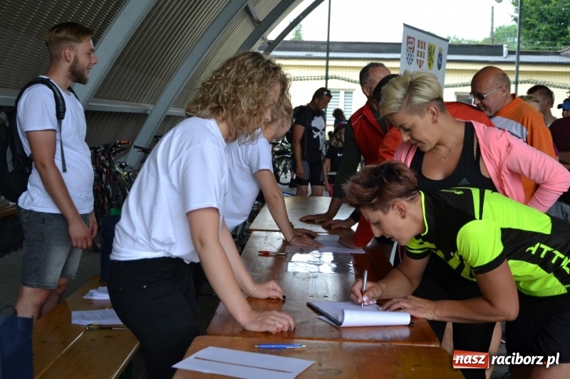 Zdjęcie w galerii na portalu naszraciborz.pl: Wiosenny wiatr i deszcz. Rajd gmin partnerskich po pograniczu  wiadomości z regionu