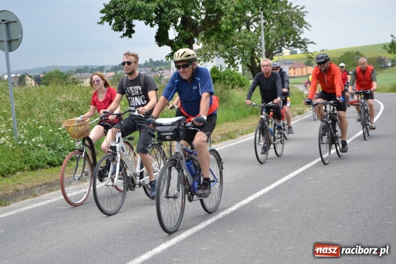 Zdjęcie w galerii na portalu naszraciborz.pl: Wiosenny wiatr i deszcz. Rajd gmin partnerskich po pograniczu  wiadomości z regionu