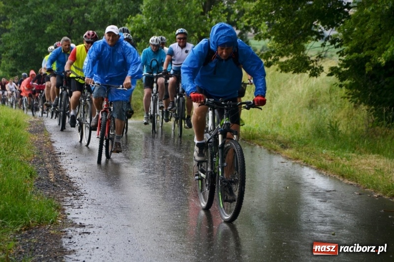 Zdjęcie w galerii na portalu naszraciborz.pl: Wiosenny wiatr i deszcz. Rajd gmin partnerskich po pograniczu  wiadomości z regionu