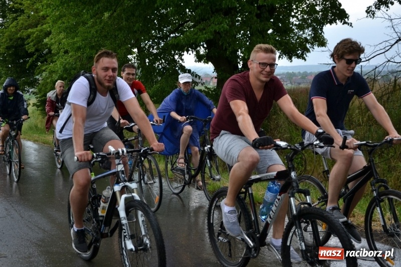 Zdjęcie w galerii na portalu naszraciborz.pl: Wiosenny wiatr i deszcz. Rajd gmin partnerskich po pograniczu  wiadomości z regionu